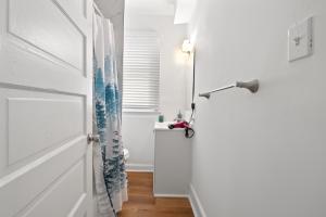 Close To Howard University , Unit #2