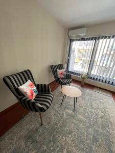 11 Diamond Drive, Bright & Quiet City Center Apartment, Easy Access