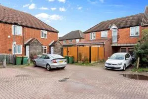 Cozy 3-Bed House near LCY & EXCEL ideal for groups & families - Beckton