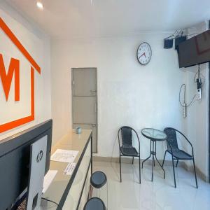 JM Tuparev Mitra RedDoorz