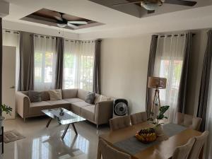 Davao Rental- Villa Conchita Residential 3Bedroom 2 Bathroom, Gazebo with Jacuzi