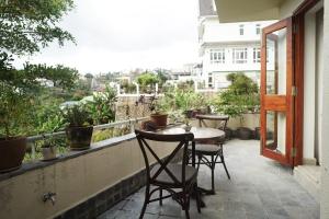 Phòng Giường Đôi Nhìn Ra Núi (Double Room with Mountain View)