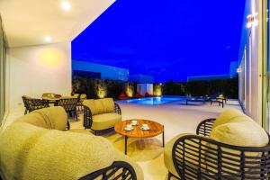 Modern 4 Bed Private Pool Villa - KH-B6