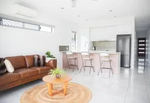 Cosy 3-bedroom Beach House - Marcoola