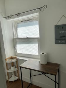 Basic one bed comfy apt