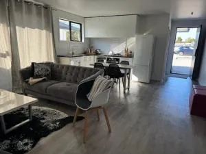 87 on FIFTH Ave - Newstead