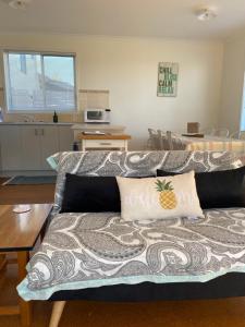 Phillip Island Central Cowes Pet Friendly Wifi Linen Towels Included Beach House