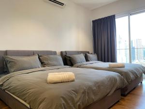 4 Pax Monorail Suite next to Quill City Mall