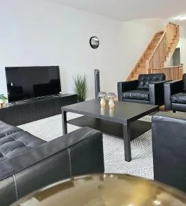 Private Room M A P L E with Attached Full Bathroom in Toronto, ON, Canada - Pickering