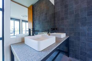 Luxury Large 3 Bedroom Pool Villa! - KH-C5