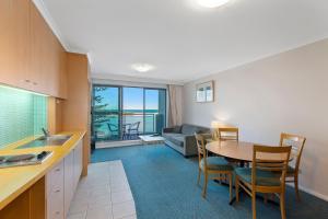 The Entrance Waterfont Apartment 303