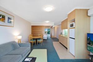 The Entrance Waterfont Apartment 303