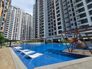 Family-Friendly Homey Unit with Parking