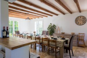 Maisons de vacances Gite Charny Oree de Puisaye - Pour 15 p : photos des chambres