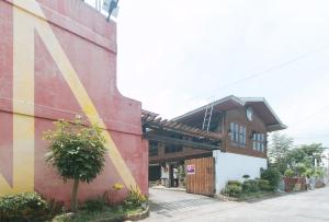 RedDoorz at Joels Apartelle