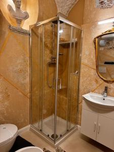 Rolliland by Farris & Cors