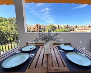 Elegante y luminoso apartamento de playa