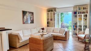 Casa Mia - Villa with Jacuzzi & Lake View