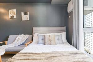 Furnished Studio in Avida Towers Riala, Cebu IT Park with Pool, Fast WiFi, Netflix and More