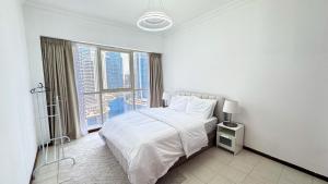 Jumeriah Lake Tower (JLT)-(MAG214)(1)