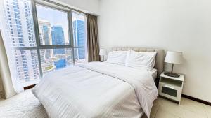 Jumeriah Lake Tower (JLT)-(MAG214)(1)