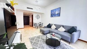 Jumeriah Lake Tower (JLT)-(MAG214)(1)