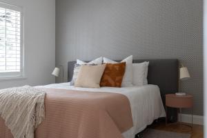 Field Street Cottages - 2 Bedroom House - Centrally Located Luxury