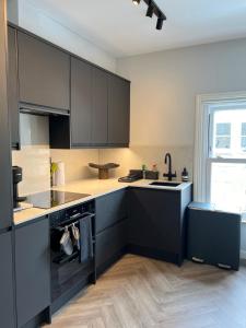 Convenient Clapham Junction Flat