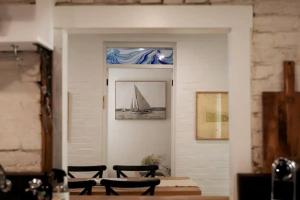 Tamara Cottage Historic Warmth