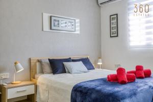 Modern 2BR home with private balcony in Swieqi by 360 Estates