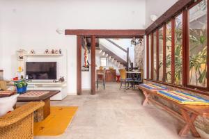 Casa 300m Rua das Pedras e praia do Canto