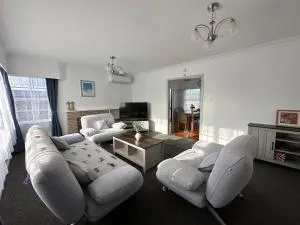 Gracious 3 Bdrm House in Chartwell - 亨特利