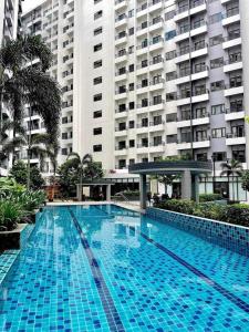 Natura Tropical Palm Suite