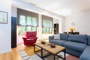 Elegant apartment for 6 beside Sagrada Familia