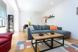 Elegant apartment for 6 beside Sagrada Familia