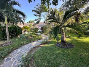 Villa Leeven mit privatem Pool am Diani Beach
