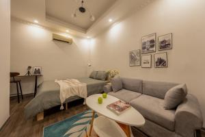 Hanoi Opera Homestay - 2 mins to Hoan Kiem Lake, Cozy, Delicate, 4 BRs, 24-36 m2