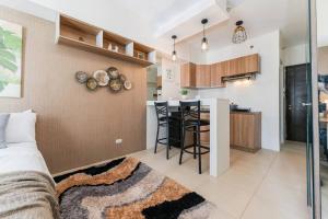 Furnished Studio in Avida Towers Riala, Cebu IT Park with Pool, Fast WiFi, Netflix and More