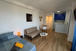 Sea views from the bed Design studio