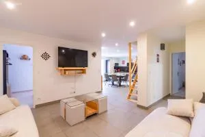 Le Gîte de la Route 999 - Belle maison de campagne - Calmels-et-le-Viala