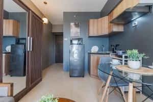 Furnished Studio in Avida Towers Riala, Cebu IT Park with Amazing City View, Fast WiFi, Netflix, Pool and More