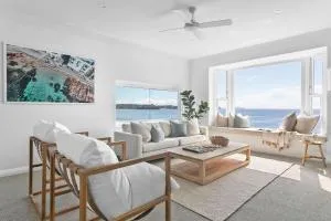Luxury Manly Oceanfront Getaway - Manly 
