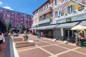 Cosy Rooftop Central Apartment at Pazari i Ri