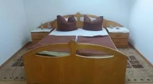 Zöldfenyő Vendégház - Sâncrai