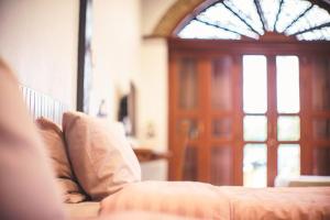 ROSE - Fong Lee CC Lampang Walking Street