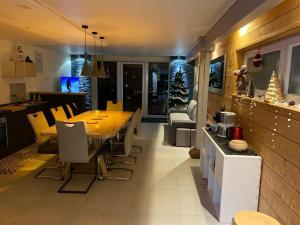 Maisons de vacances Le Grand Charlyse, de 1 a 10 personnes : photos des chambres