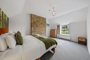 Host & Stay - The Staffordshire Knot