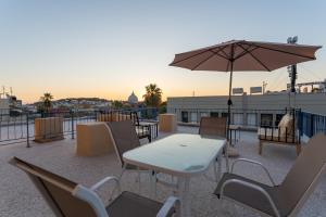 Central Mytilene City-View Apartment for 7