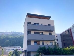 Civetta BLU, Blue Owl Apartments