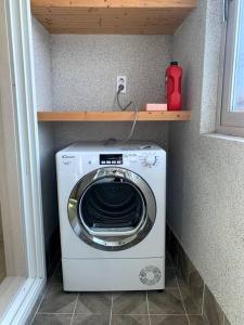 Playground 7 - Kid Jungle Gym, Oceanview, Parking lot